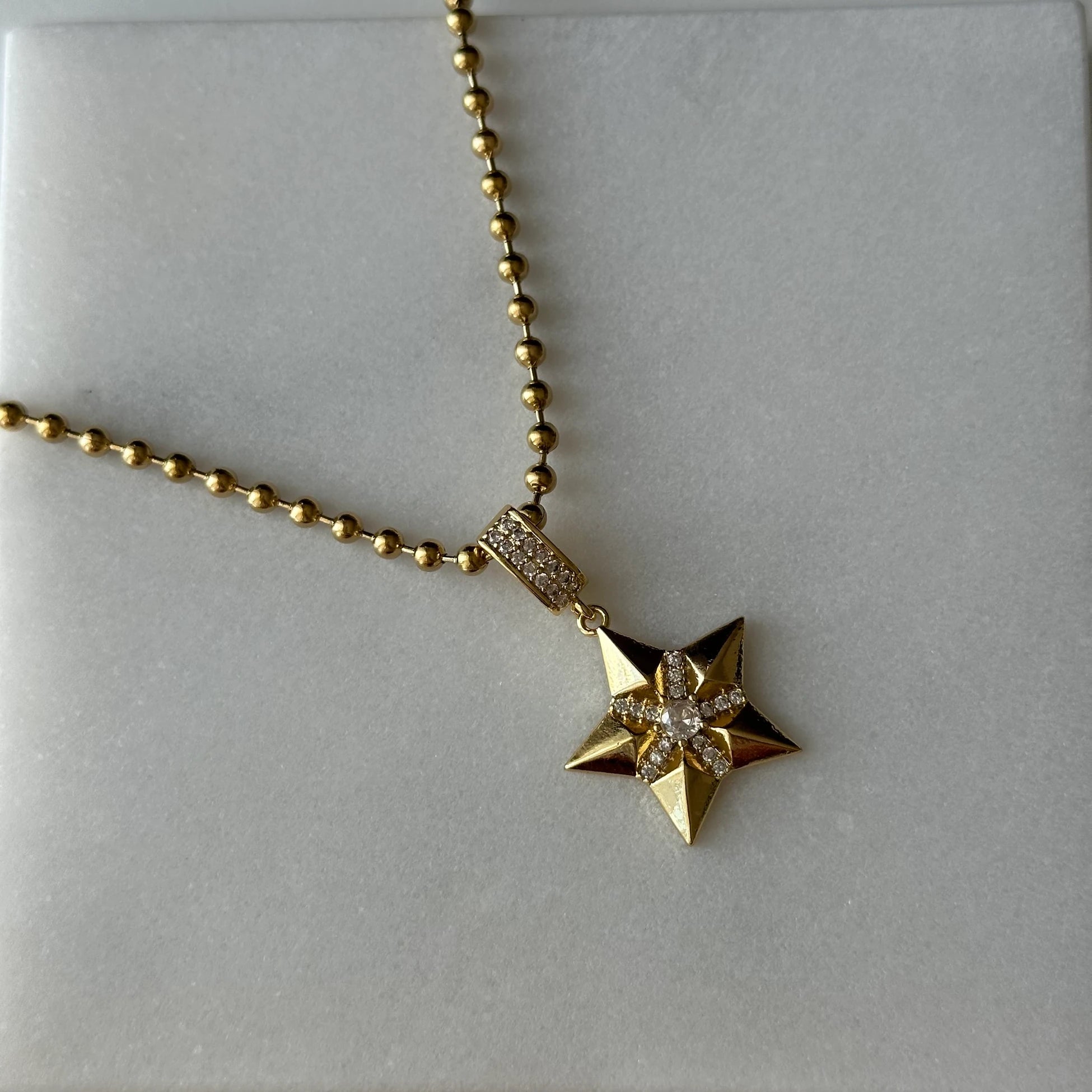 Top Zincir Yıldız Kolye