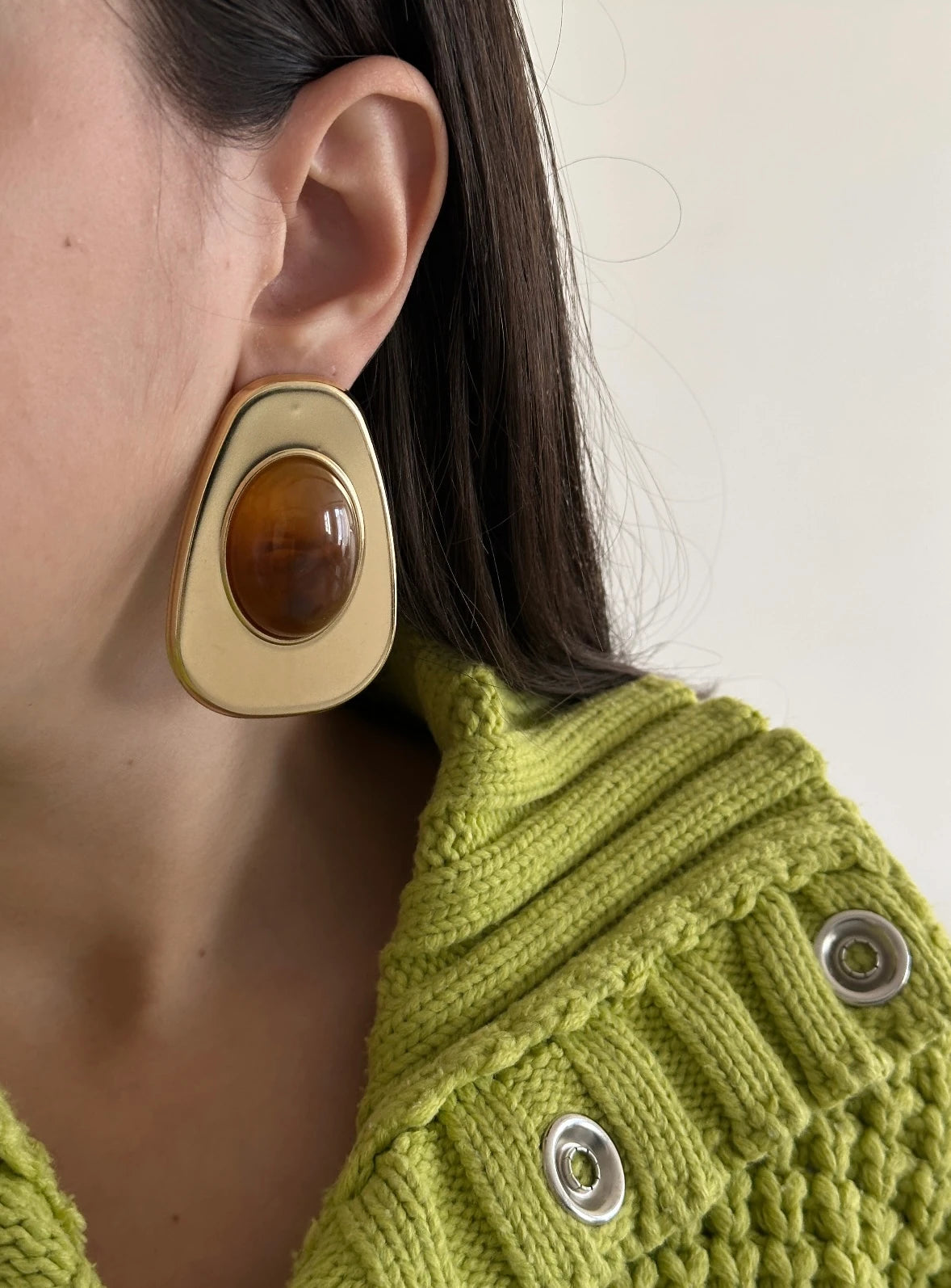 Avokado Renkli Taş Kadın Küpe