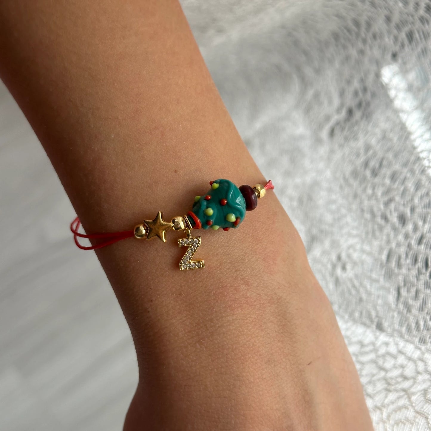 Yılbaşı Ağacı Murano Cam Boncuk Kişiye Özel Harf Kadın Şans Bilekliği