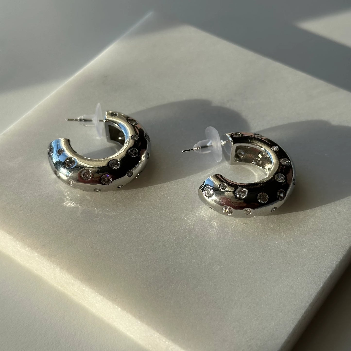 Bombe Zirkon Taş Küpe