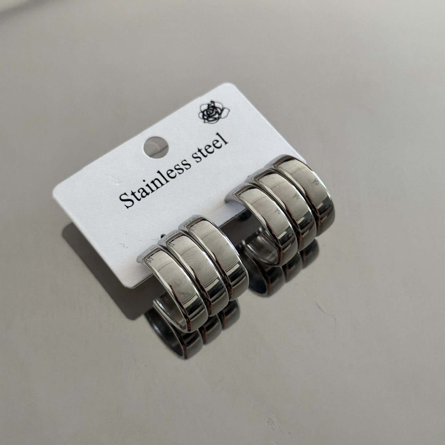 Yarım Üçlü Çelik Kadın Küpe